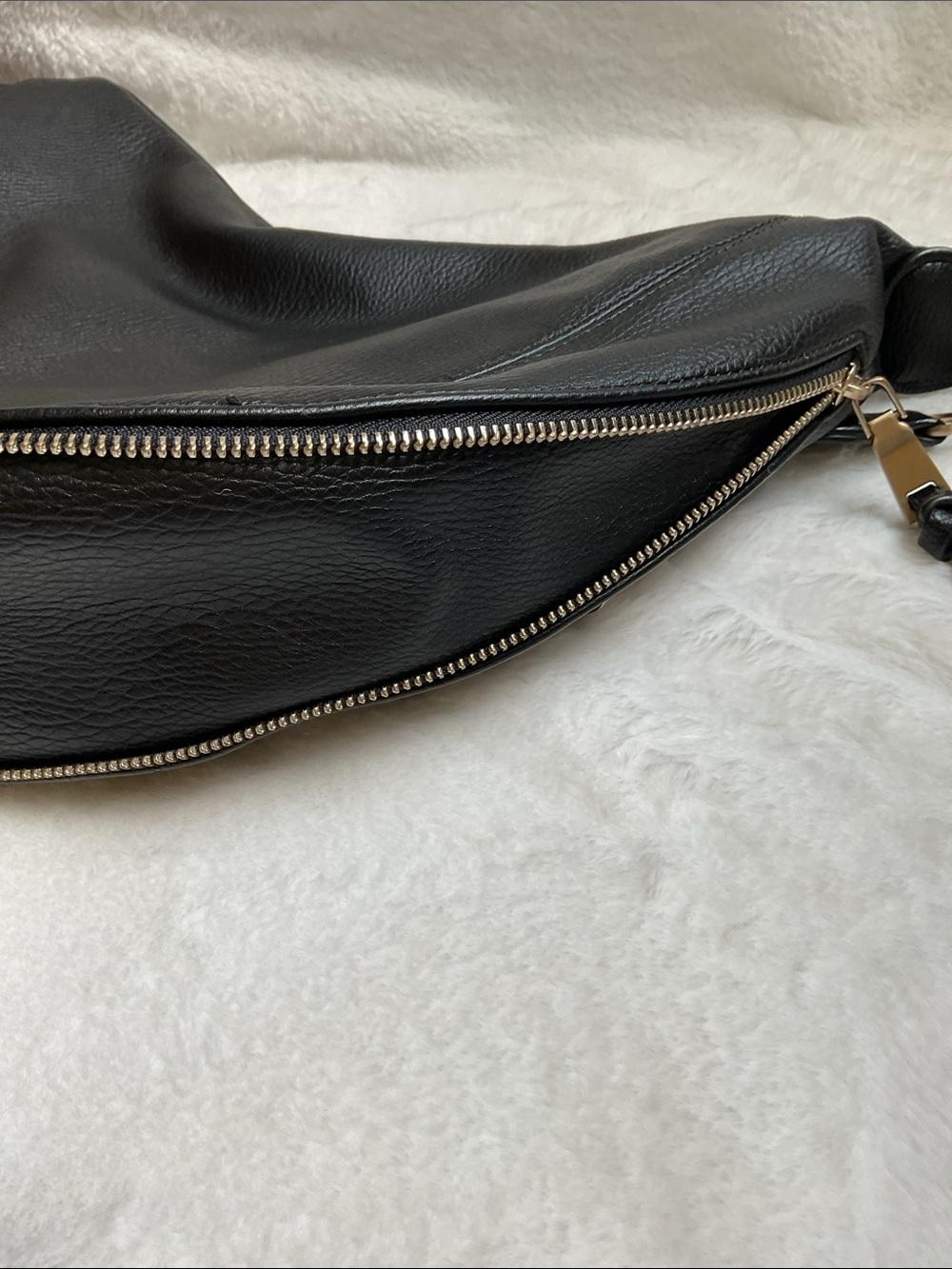Anthropologie Urban Originals slouchy pebbled leather Crossbody Bag - Picture 5 of 11